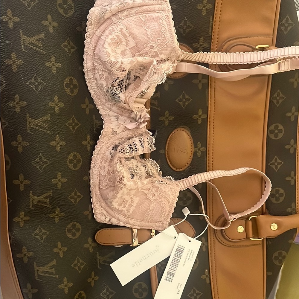 Gia Demi bra brand journelle